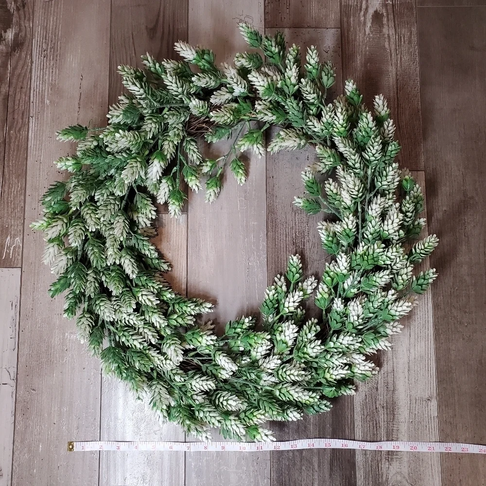 Front Door Hanging Wall Decor All Season Artificial Wreath Standard Size EUC